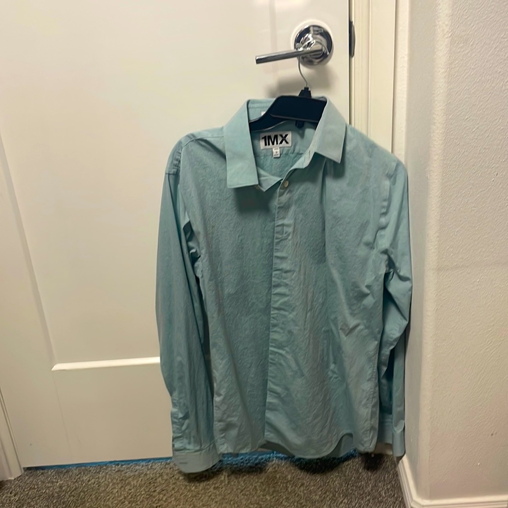 Express Men’s Large 1MX Teal dress shirt. 16-16 1/2 chest. Lightly worn.